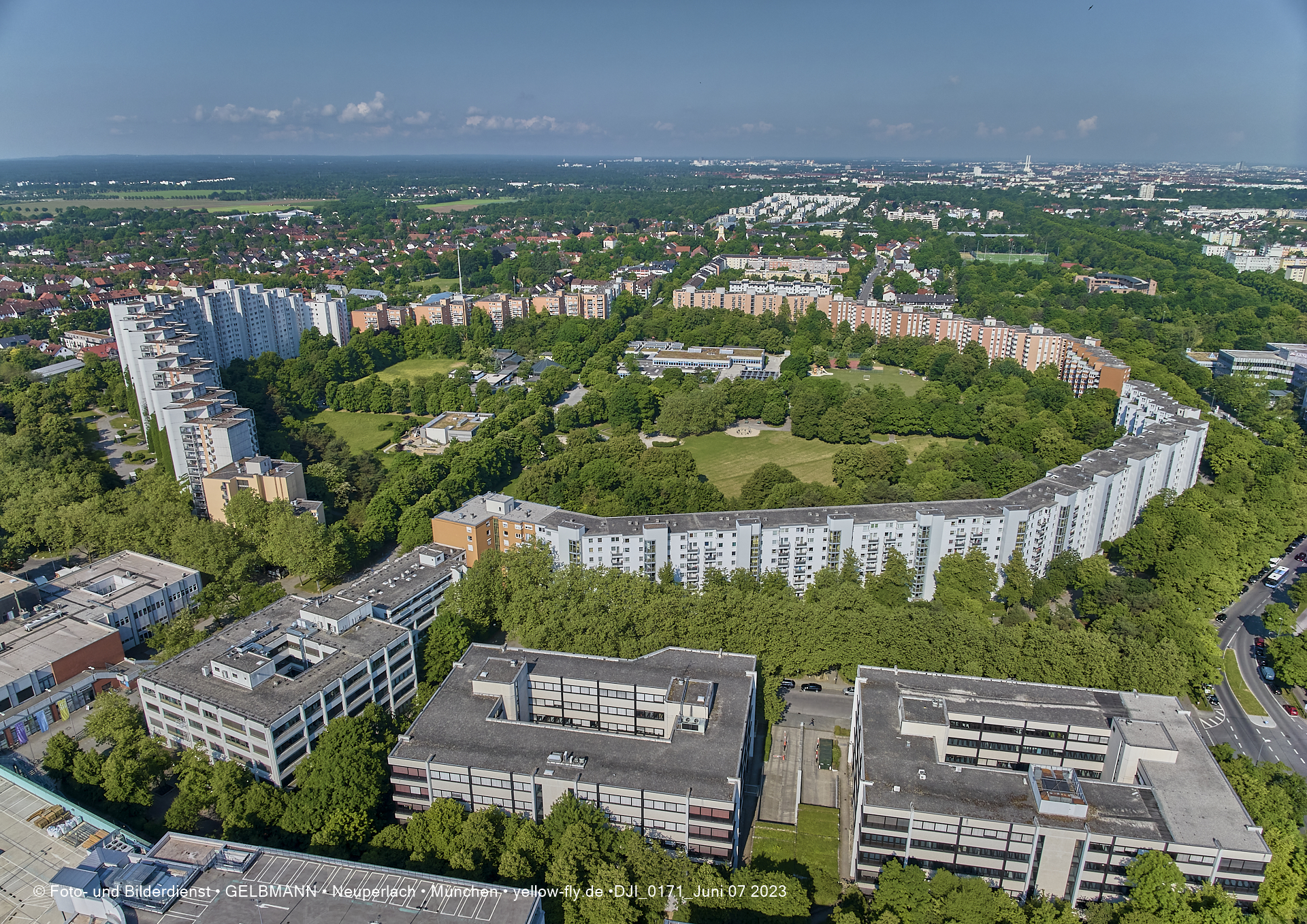 07.06.2023 - Neuperlachs neue Mitte mit PEP, Perlach Plaza, Share, Allianzversicherung und Wohnring